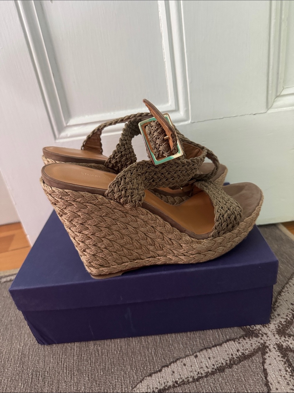 Stuart Weitzman "Alex" Crochet Espadrille Sandals in Swamp - Picture 4 of 9